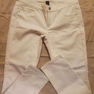 White House Black Market white slim leg jeans pants, size 10R